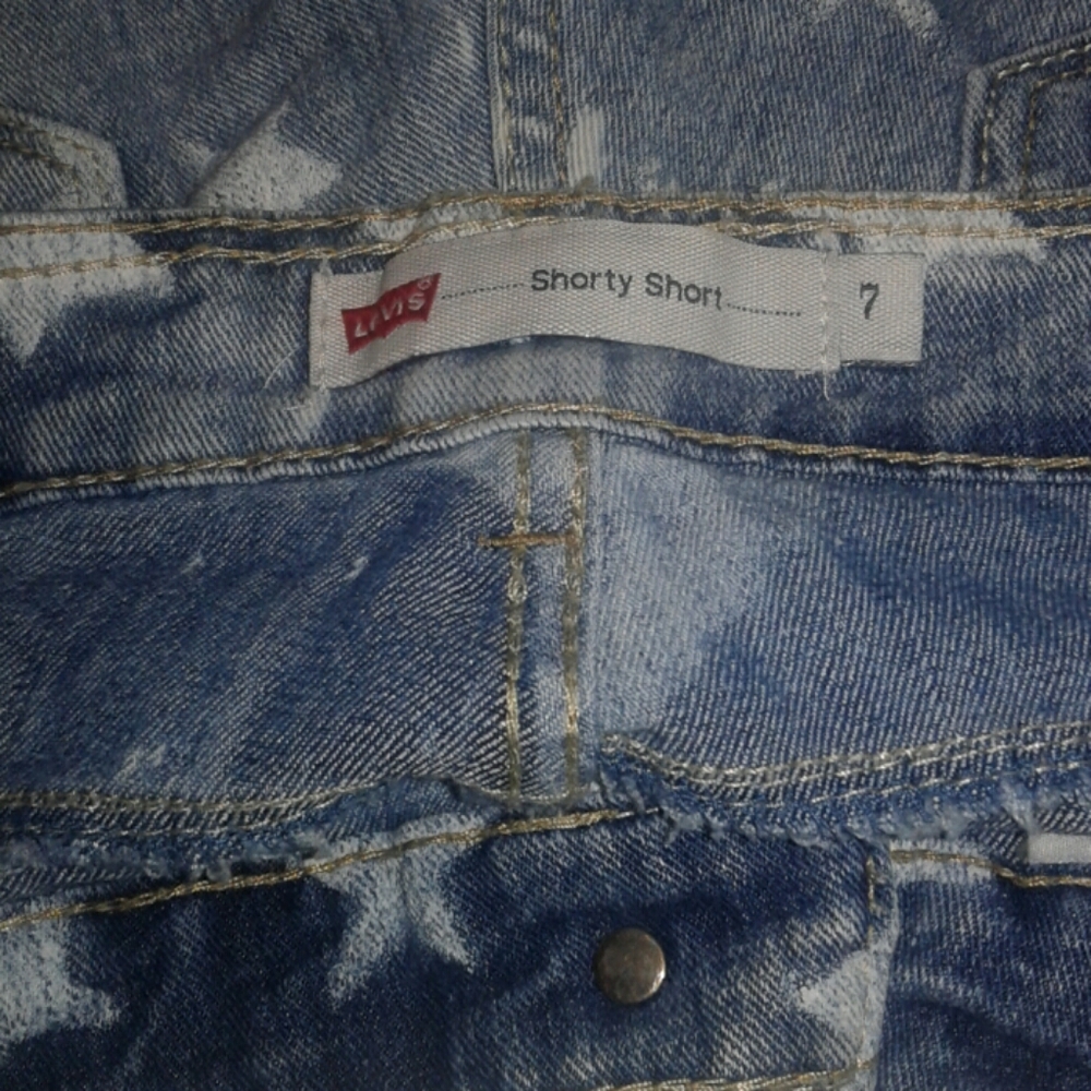Levi Star Shorts ☆☆☆ - Picture 3 of 3
